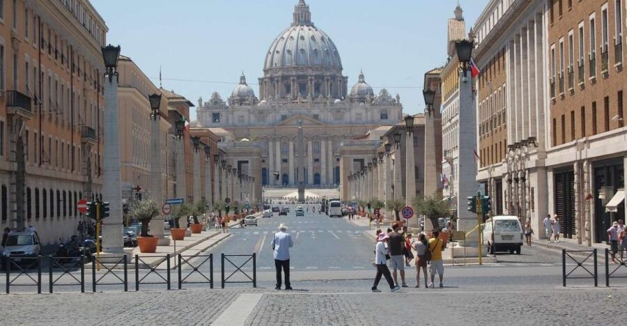 Private Vatican: Tour of Museums, Sistine C & St. Peter's - Vatican Museums stop: art you can actually understand on the spot