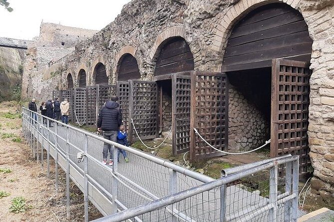 Private Walking Tour through the Historical City of Herculaneum - The guides make or break your Herculaneum visit
