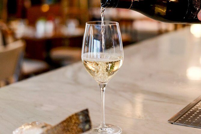 Private Wine Tasting in Rome with Delectable Meats and Cheeses - Your 6-wine flight: sparkling to red, with real variety
