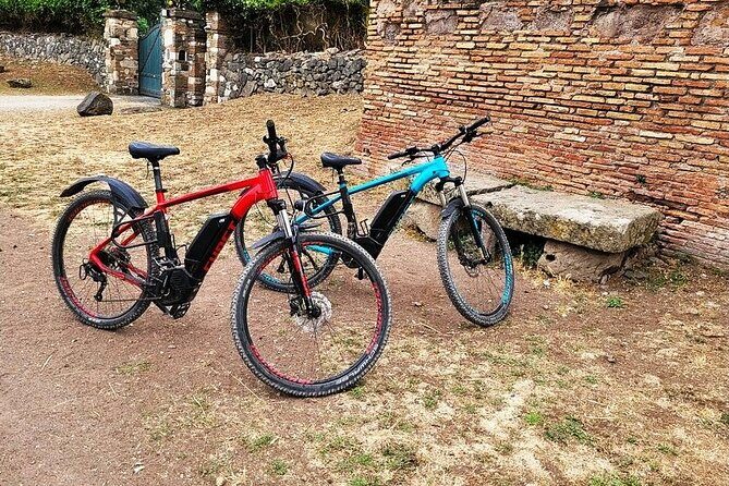 Quality E-Bike Rental in Rome - Family options and frame sizing for different heights