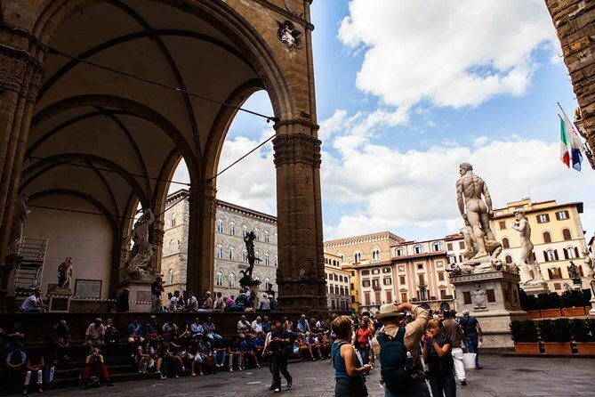Renaissance Florence Tour from Rome - Lunch Setup Near Palazzo Pitti: Food, Wine, and a Reserved Table