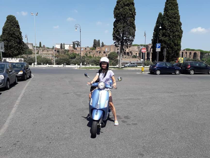 RENTA A VESPA - Meet Landimension at Vicolo di S. Nicola de Cesarini, 4