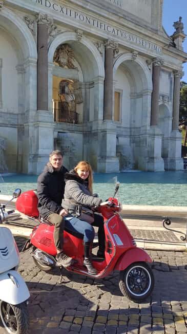 RENTA A VESPA - The guided start, the photo stop, and the 3-hour scooter ride