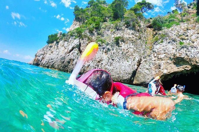 "Riviera di Ulisse" tour from Sperlonga to Gaeta - Stop 1: Porto di Sperlonga (board where the ancient village hugs the water)