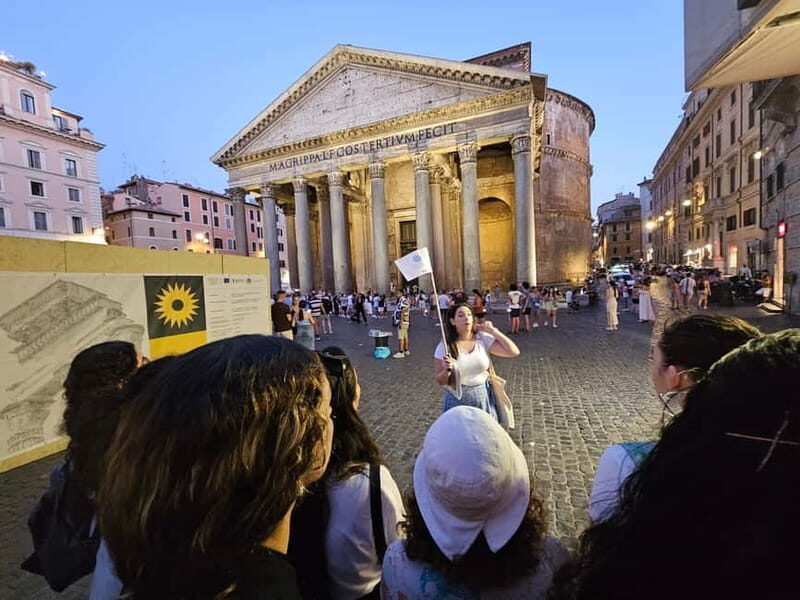 Roamin’ Around Rome Guided Tour - Trevi Fountain: the coin toss and crowd math