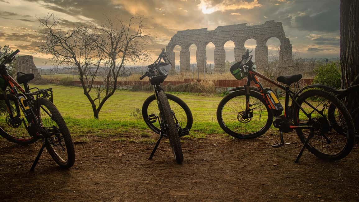 Roma: DELUXE Appian Way Bike Tour, Catacombs Visit & Lunch - Why the Appian Way feels different at bike speed