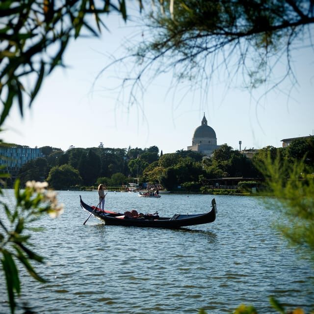 Roma: The one and only Roma Gondola tours on the lake! - Should You Book This Gondola Tour?