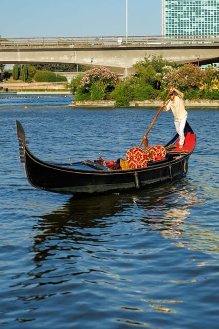 Roma: The one and only Roma Gondola tours on the lake! - Finding La Barcheria at Laghetto dell’Eur (Viale Oceania)