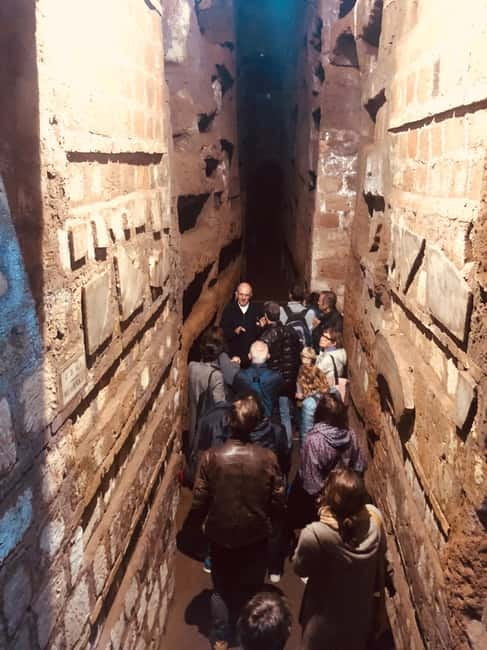Roman Catacombs Guided Tour with Transfer - Who this tour suits best