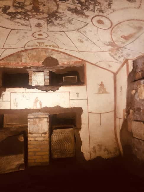 Roman Catacombs Guided Tour with Transfer - Why the Appian Way catacombs feel different from a museum visit