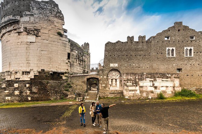 Roman Countryside Walk: Catacombs, Aqueducts and Appian Way - The Appian Way walk: Via Appia Antica, the Queen of Roads