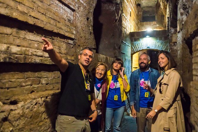 Roman Countryside Walk: Catacombs, Aqueducts and Appian Way - Stop 1: Catacombs of San Callisto and the power of scale