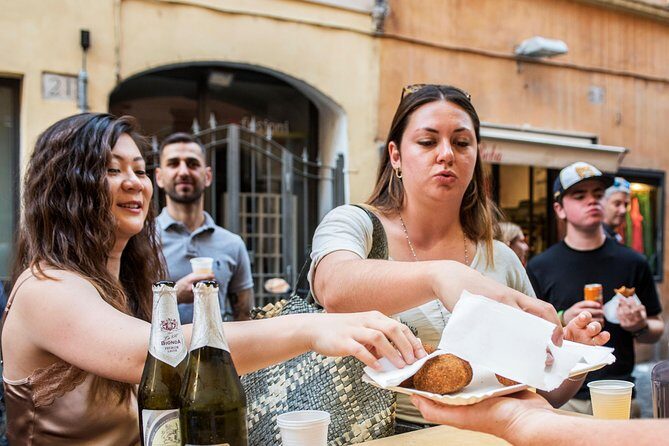 Roman Food Experience Semi - Private Tour - Ponte Sisto views into Trastevere, then Piazza Trilussa dinner at an enoteca
