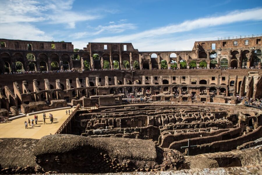 Rome: 1-Hour Fast Colosseum Tour - Guide quality: what you can expect from the people leading you