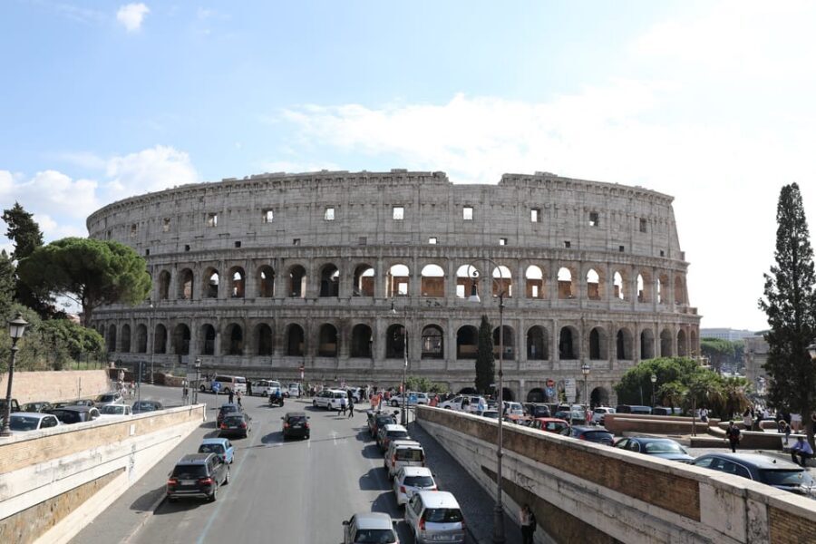 Rome: 1-Hour Fast Colosseum Tour - Getting in and out smoothly: why this tour feels fast