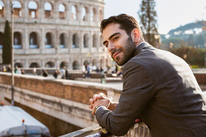 Rome: 1-Hour Private Photo Shoot for Family, Couples or Solo - Tempio di Adriano frames for a more elegant mid-session look