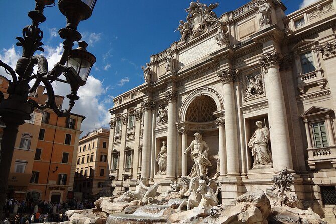Rome 2-Day Sightseeing Tour with Trevi Fountain, Colosseum & More - Pantheon and Piazza Navona: classic Rome without museum fatigue