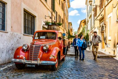 Rome: 2-Hour Private Walking Tour from Piazza Navona - Walking Rome’s icon corridor: from the Colosseum side toward the center