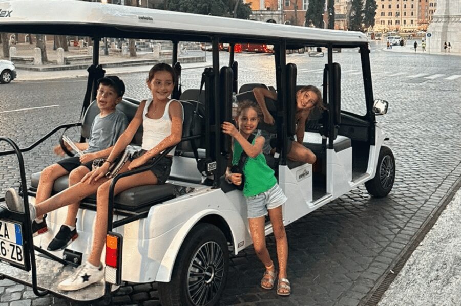 Rome: 3-hour guided city tour by electric golf cart - Guide stories and smart photo stops: why it feels worth it