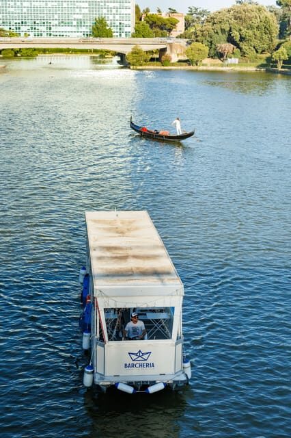 Rome: 30-minute boat tour to Laghetto dell'Eur - Optional aperitif on board and at the pier