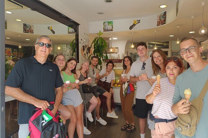 Rome: 4-hours Trastevere by Night Food, Wine and Sightseeing Tour - Wine, beer, and the pacing of a small-group night