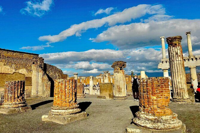Rome Airport Transfer to Pompeii Tour to Amalfi, Ravello, Minori - Pompeii’s 2-Hour Guided Walk: Forum, Theater, Baths, and Houses