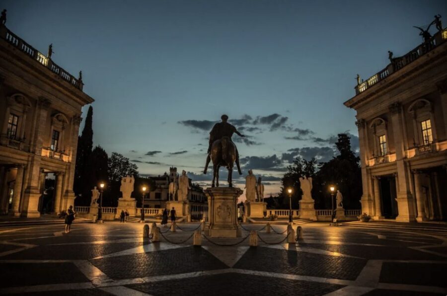 Rome: Ancient Rome Nighttime Sightseeing Tour - Starting in Rione Monti: Rome’s Old Residential Footprint