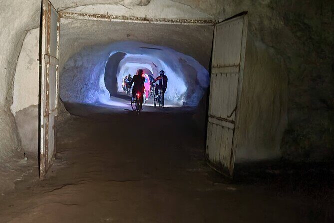 Rome: Appia Antica E-Bike tour with Rome's Underground Labyrinth - Parco degli Acquedotti: Aqueduct Scale You Have to See Up Close