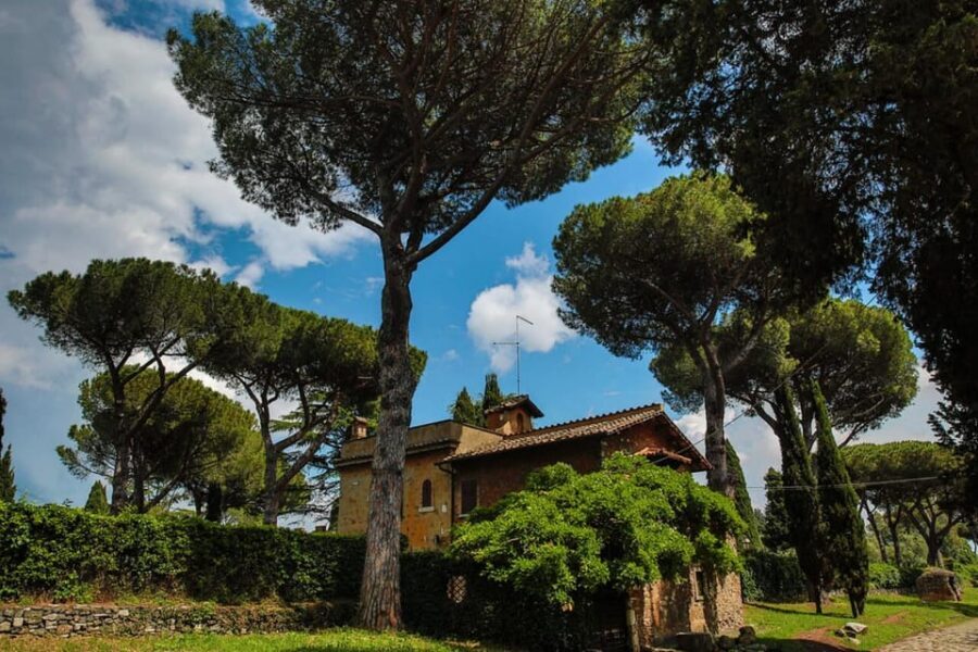 Rome: Appian Way and Catacombs of San Sebastian Tour - Guide Quality in Real Life: Spanish and English, With Strong Explanations