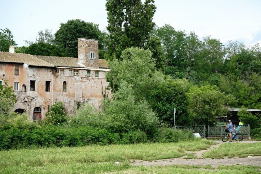 Rome: Appian Way, Catacombs & Roman Aqueducts Top EBike Tour - Starting at Via Labicana 49 and Getting Ready on Your Bike