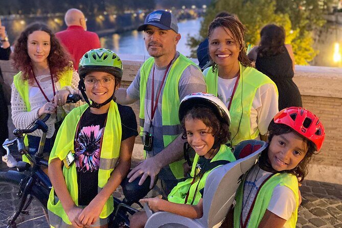 Rome at Night Bike Tour - Where it starts: Via dei Delfini and the rhythm of a guided meetup