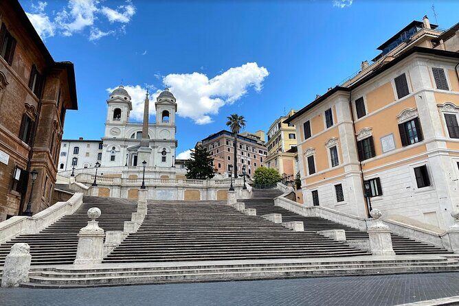 Rome at Sunrise Walking Tour: Pantheon Trevi Fountain & Breakfast - Meeting at Babington’s Tea Room and how the small group feels