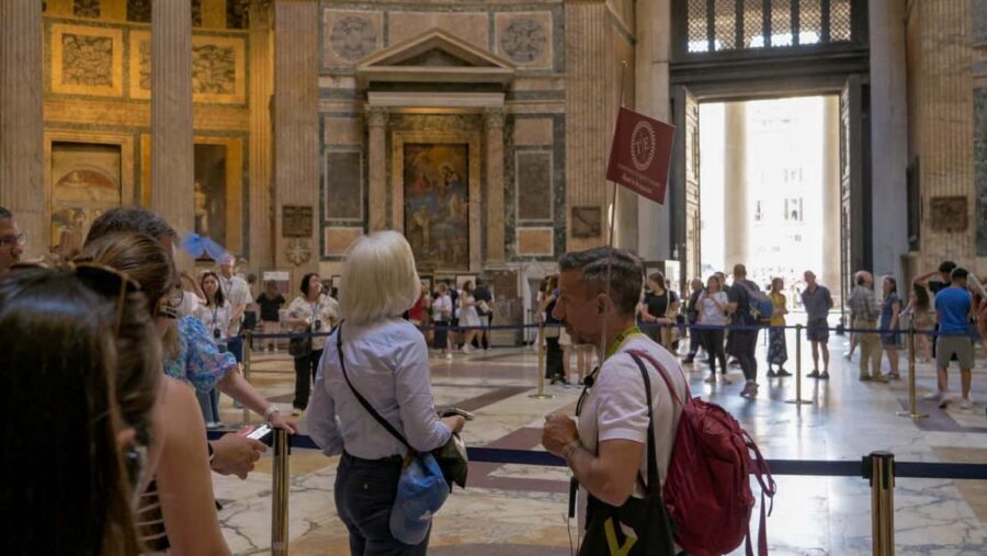 Rome at Twilight Tour Among the Piazzas and Fountains - What the pacing feels like (and what to wear)
