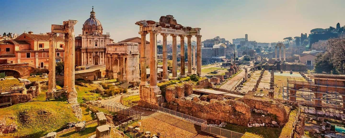 Rome: Audio guide of the Roman Forum - What the narration covers: temples, basilicas, and triumphal arches