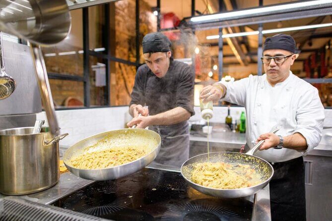 Rome: Authentic Roman Restaurant Dining Experience - Drinks and wine: how the beverage works