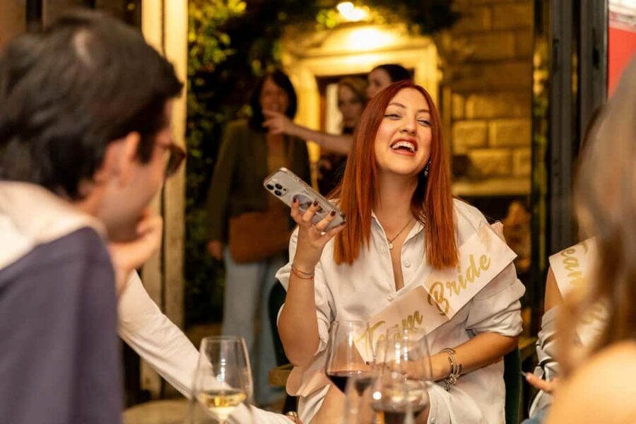 Rome: Bar Crawl with Guide and Drinks Included - The social factor: meeting people without forcing it