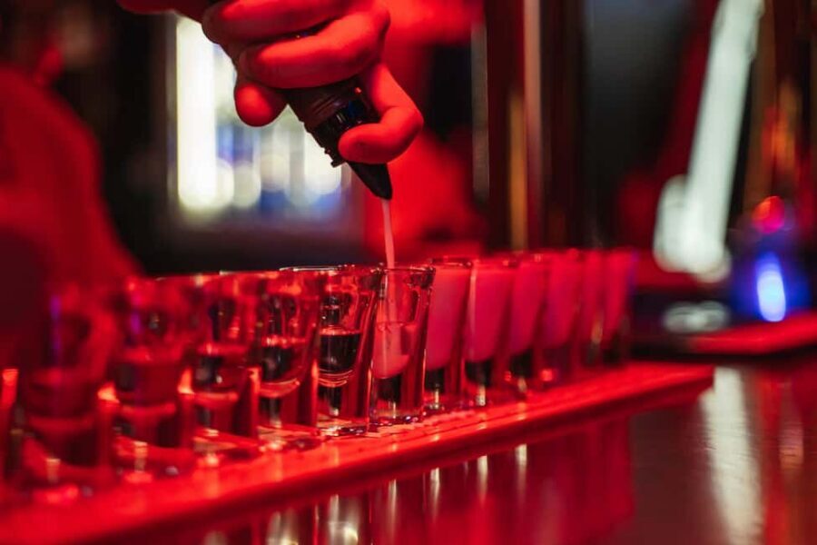 Rome: Bar Crawl with Guide and Drinks Included - Practical tips for a smoother evening