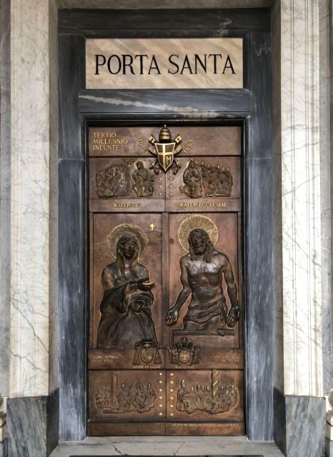 Rome: Basilica of St Mary Major Catholic Pilgrim Tour - Meeting at the fountain: get your bearings fast
