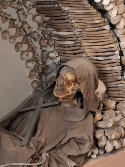 Rome: Bone Crypts Express - Tour in ENGLISH with tickets - The walk to the Capuchin Museum: where the story gets its meaning
