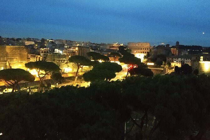 Rome by Night: 2hr Guided Walking Tour - Trevi Fountain at night: the coin ritual and the photo moment