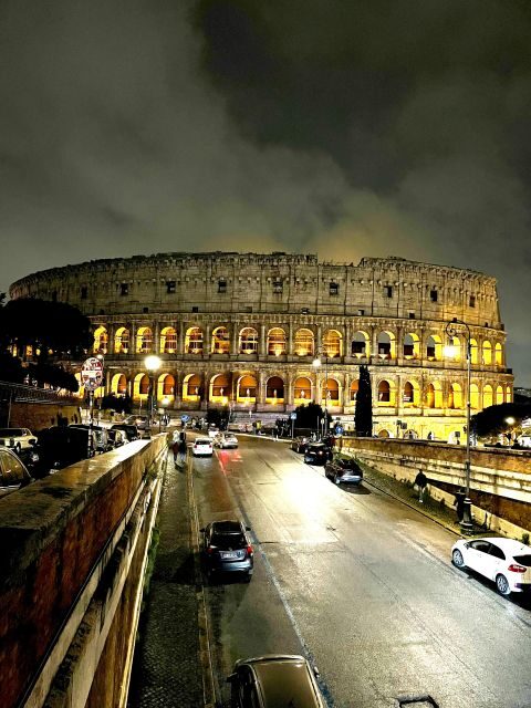Rome by Night by car - Aventine keyhole: seeing St. Peter’s through a tiny door