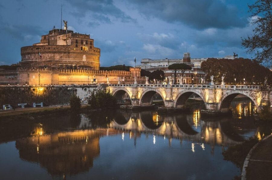 Rome by night in Mercedes Van 2 hour - Key highlights I’d plan around