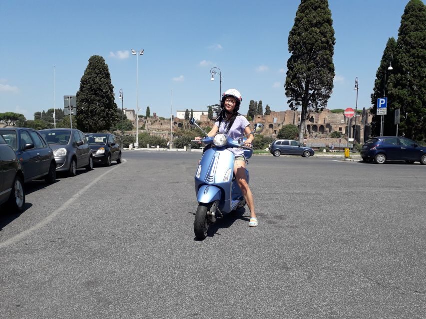 Rome by night on Vespa - The night route mindset: panoramic hills and street-level surprises
