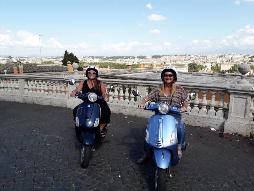 Rome by night on Vespa - Hidden treasures and the local tips factor (Mario’s style)