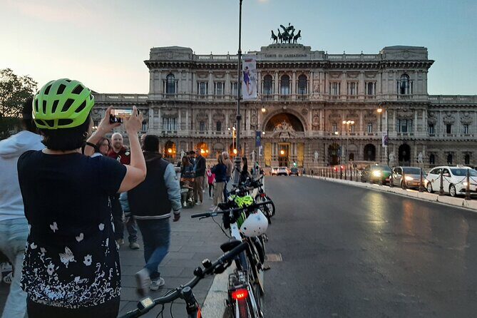 Rome by Night PRIVATE Bike Tour - The Private E-Bike Flow Through Central Rome