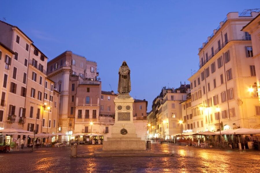 Rome By Night: Small Group E-Bike Tour - Trevi Fountain and the Pantheon: lighting, angles, and guide talk