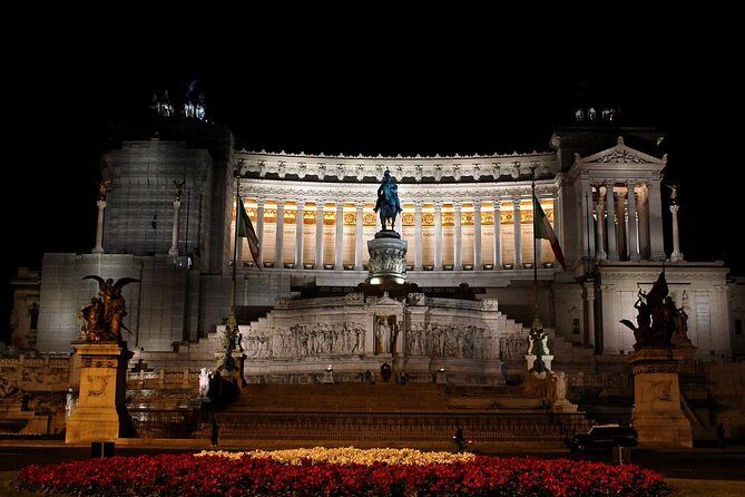 Rome by Night - Small Group Walking Tour with Gelato - End at the Colosseum viewpoint under night lights (no entry)