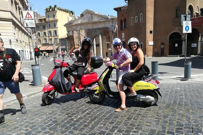 Rome by Vespa Semi Private Tour | MAX 6 PEOPLE GUARANTEED - Colosseum loop and Circus Maximus viewpoints