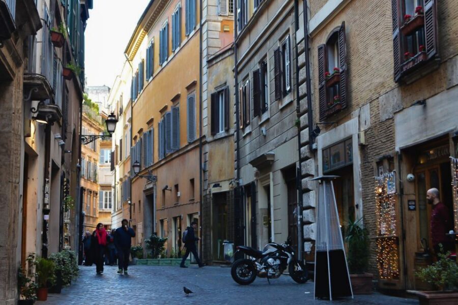 Rome: Campo De' Fiori Market & Trevi 4-Hour Food & Wine Tour - Piazza Navona: where food talk meets iconic views