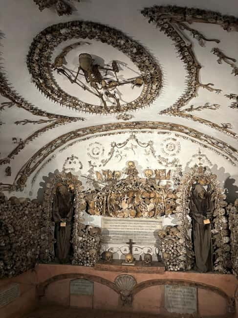 Rome: Capuchin Crypt & Rome’s Dark Secrets Small Group Tour - What the best guides do (and what you should look for)
